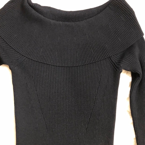 NWOT...Michael Kors Long sleeved stretchy sweater - Picture 4 of 4